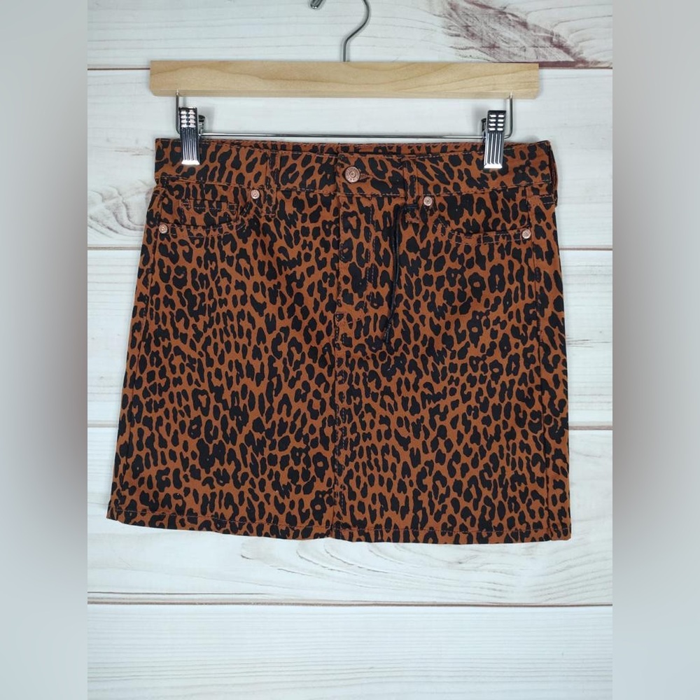 Celebrity & pink  L Skirt Womans Cheetah Print Mini.